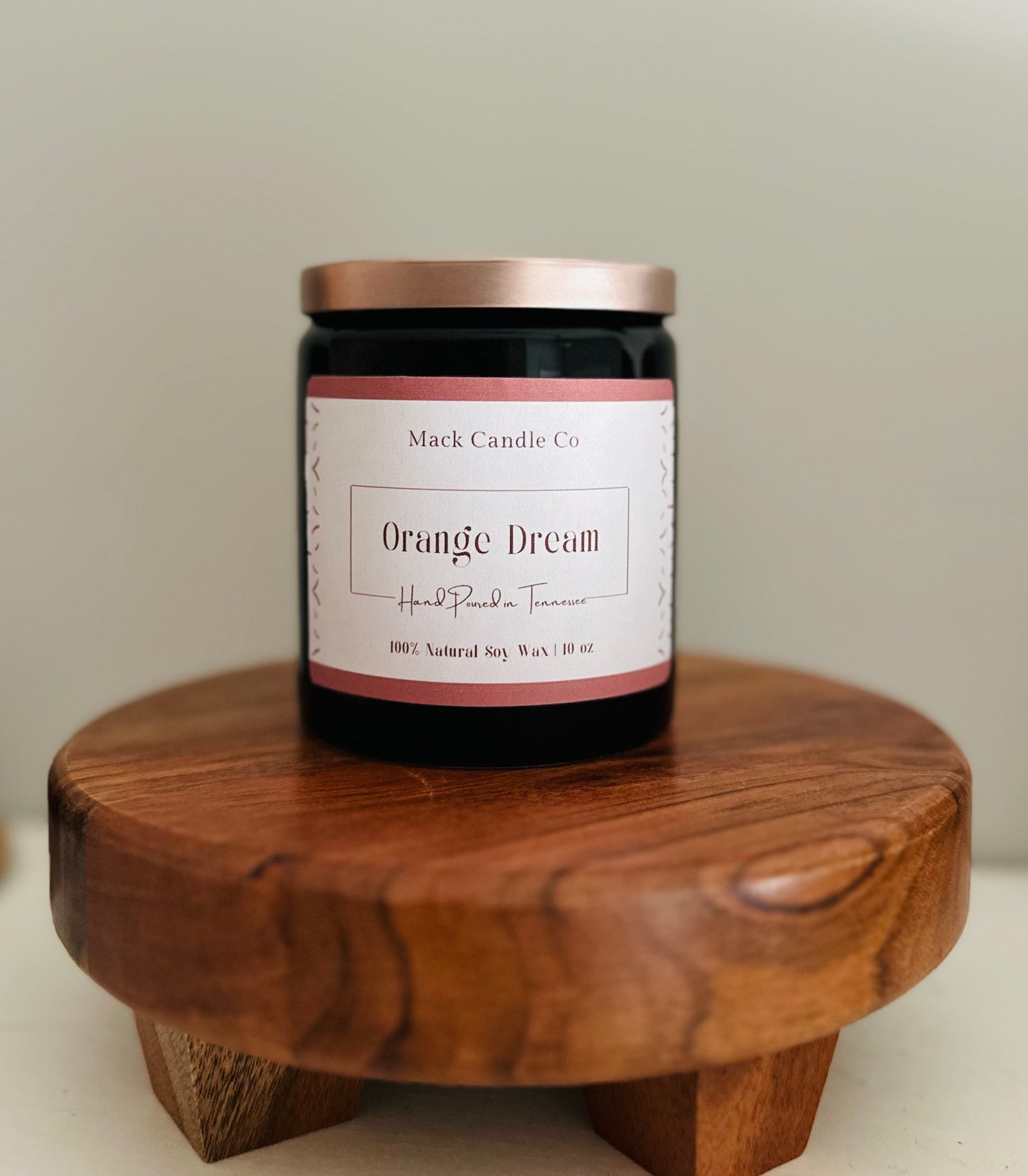 Orange dream is a beautiful nostalgic scent available in our classic medium black candle jars and will fill a bedroom beautifully. Made non toxic handpoured in small batches. 