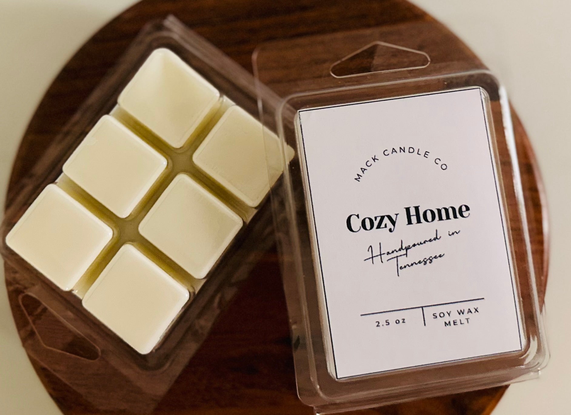 Cozy home is a luxurious scent available in our soy wax melts. A flameless and safe option that is handpoured in small batches. 